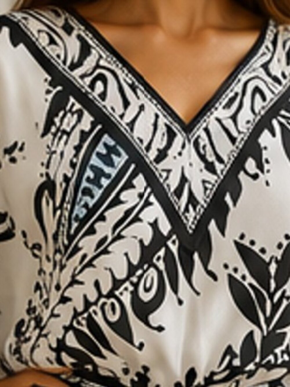 White House Black Market Kaftan Romper Size M - Picture 4 of 4